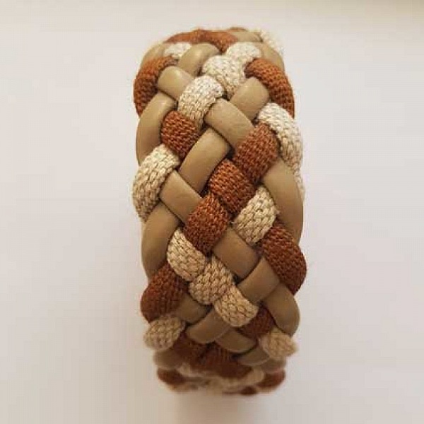 0.68 m&egrave;tre cuir tress&eacute; n&deg;10 30 mm