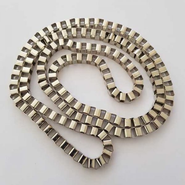 1.20 m&egrave;tre collier chaine carr&eacute; Argent N&deg;01