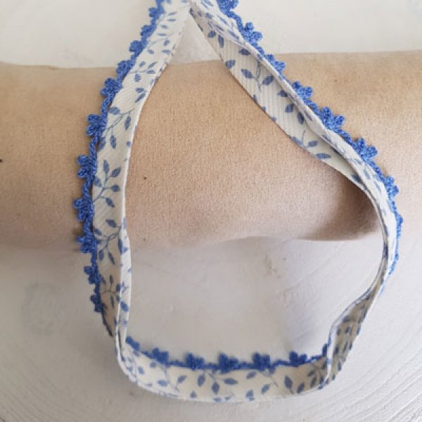 80 cm Multi-Blumen- und Spitzen-Schr&auml;gband Nr. 03