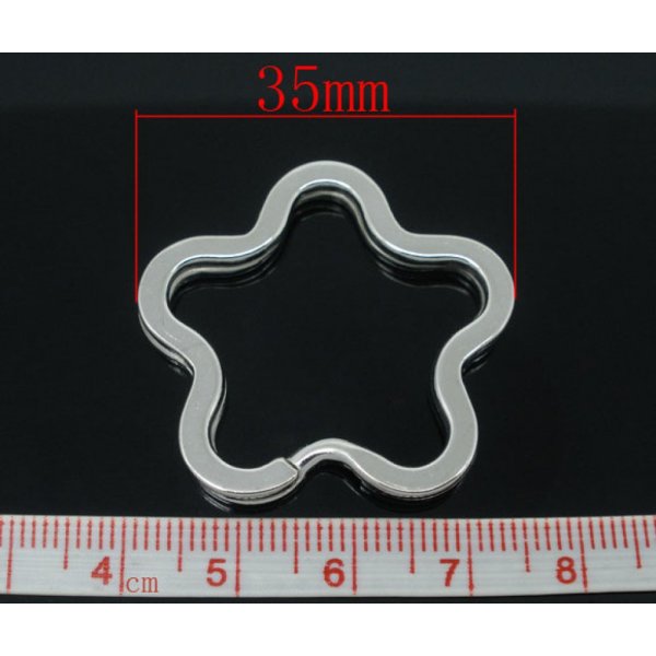 Schl&uuml;sselring in Form einer Blume 34 x 35 mm