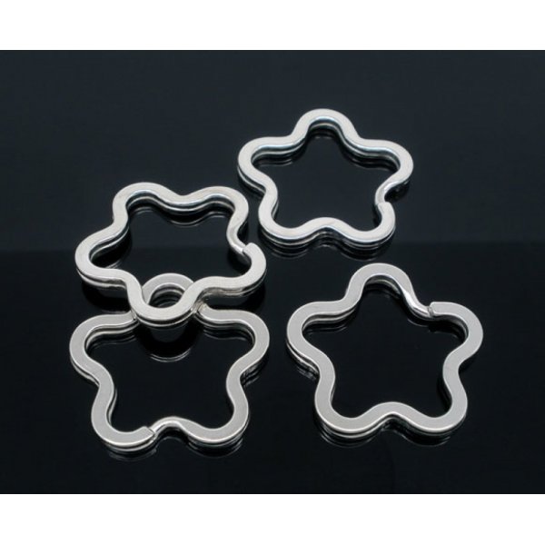 Schl&uuml;sselring in Form einer Blume 34 x 35 mm