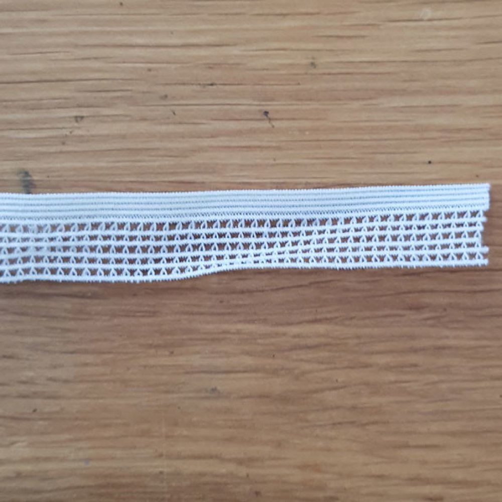 Meterware Elastisches Gummiband weiß Phantasie 15 mm.