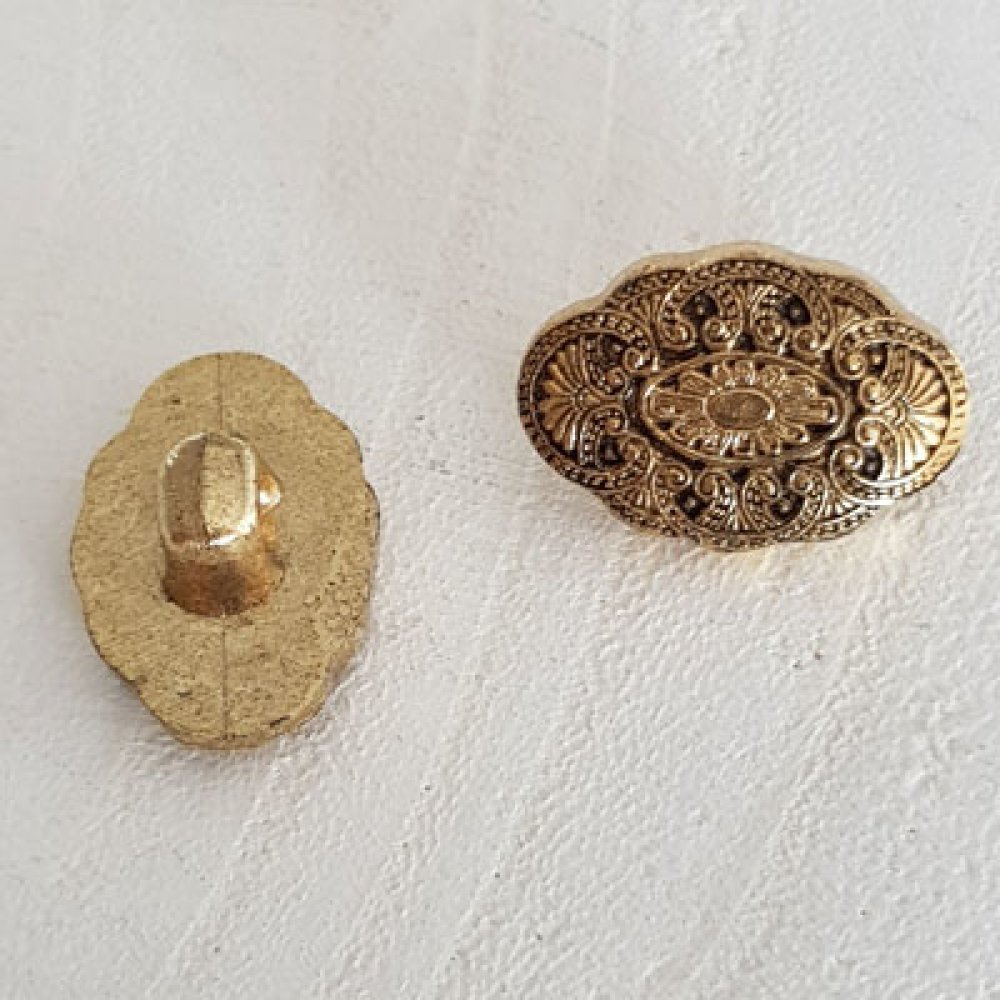 Goldener Knopf Nr. 13 30 mm Oval