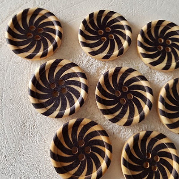 Holzknopf Blumen 30 mm Nr. 16 x 10 St&uuml;ck