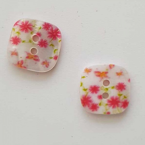 Bouton fantaisie Carr&eacute; &agrave; fleurs 14 mm N&deg;06-01