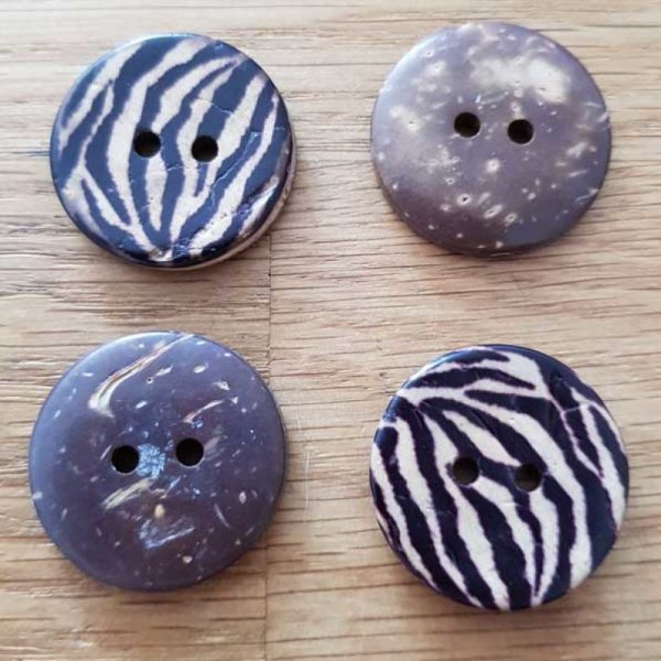 Boutons 22mm &agrave; deux trous ronds en noix de coco N&deg;31