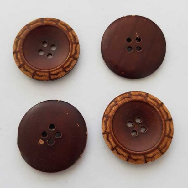 Boutons 28mm &agrave; quatre trous ronds en noix de coco N&deg;27