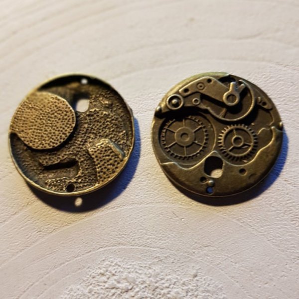 Charm Mechanismus Uhr Nr. 01 x 10 St&uuml;ck