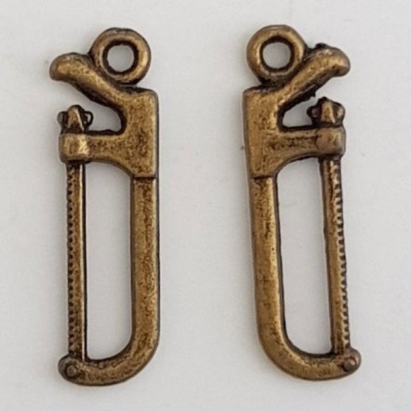Charm Werkzeug S&auml;ge Nr. 01 Bronze