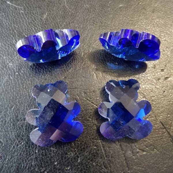 Charm Anh&auml;nger aus facettiertem Glas B&auml;r Nr. 01-02