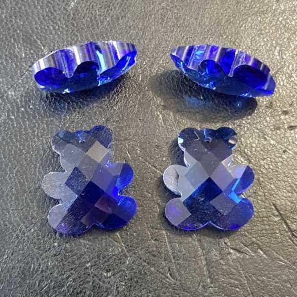 Charm Anh&auml;nger aus facettiertem Glas B&auml;r Nr. 01-02