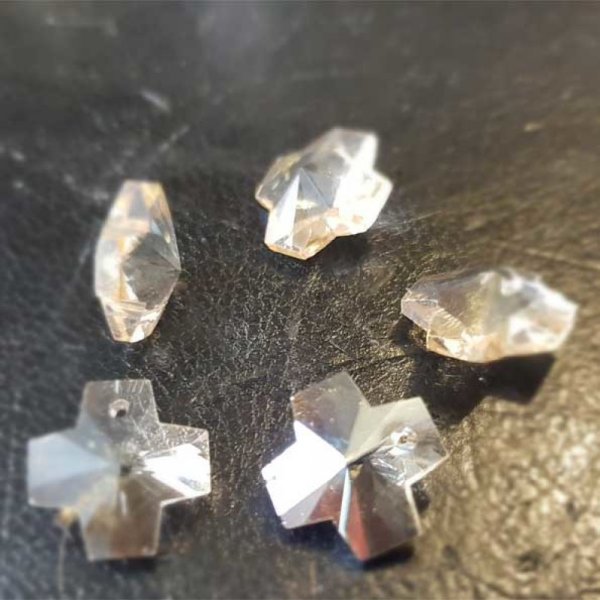 Glas Charm Anh&auml;nger facettiert Blume Nr. 01-01