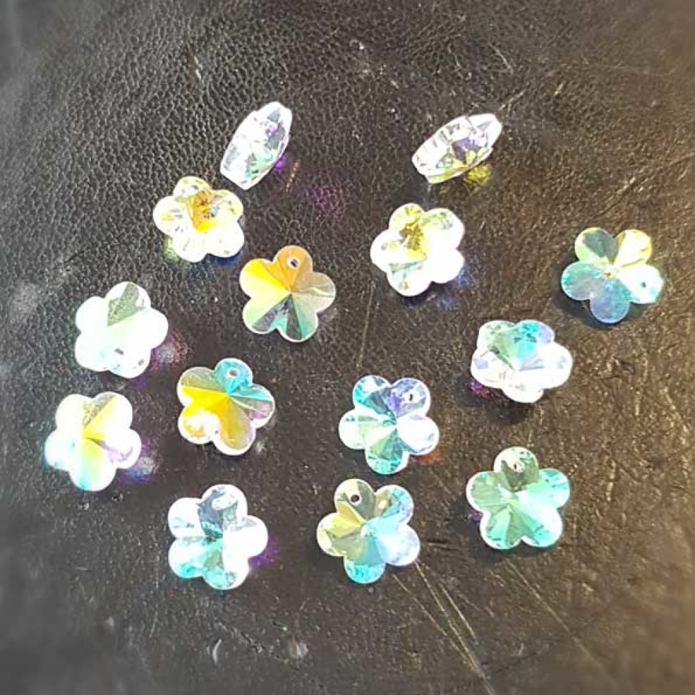 Glas Charm Anhänger facettiert Blume N°04-01