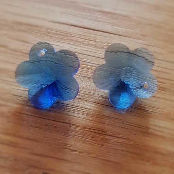 Glas Charm Anh&auml;nger facettiert Blume N&deg;04-03