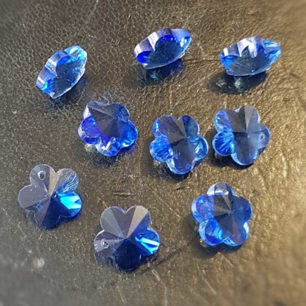 Glas Charm Anh&auml;nger facettiert Blume N&deg;04-03