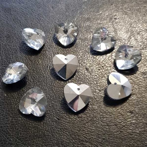Glas Charm Anh&auml;nger facettiert Herz Nr. 01-01