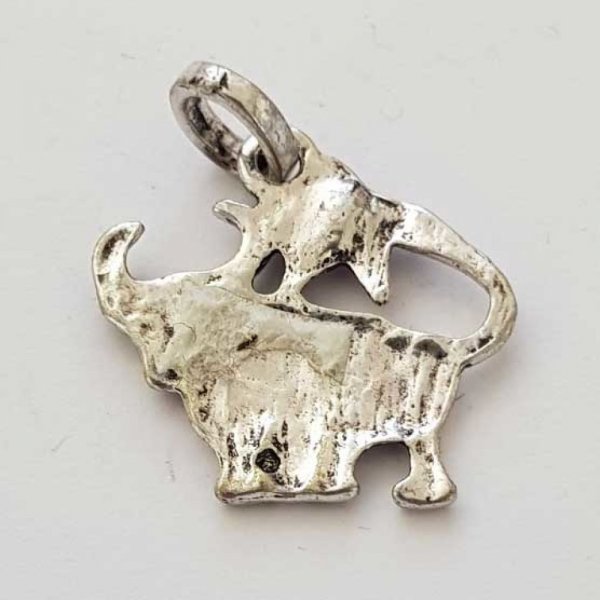 Sternzeichen Charm Stier Silbermetallic N&deg;03 mit Strasssteinen