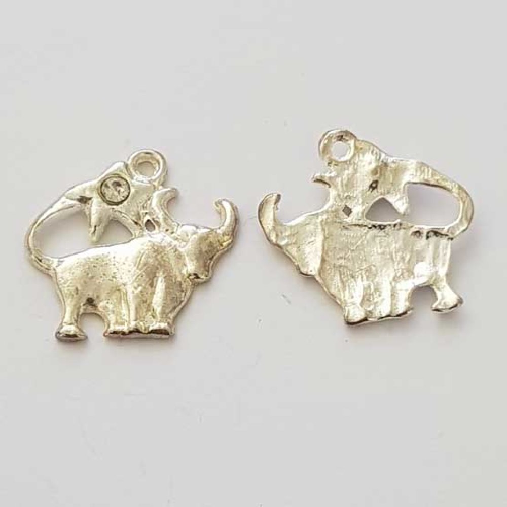 Sternzeichen Charm Stier Silbermetallic N°04 mit Strasssteinen