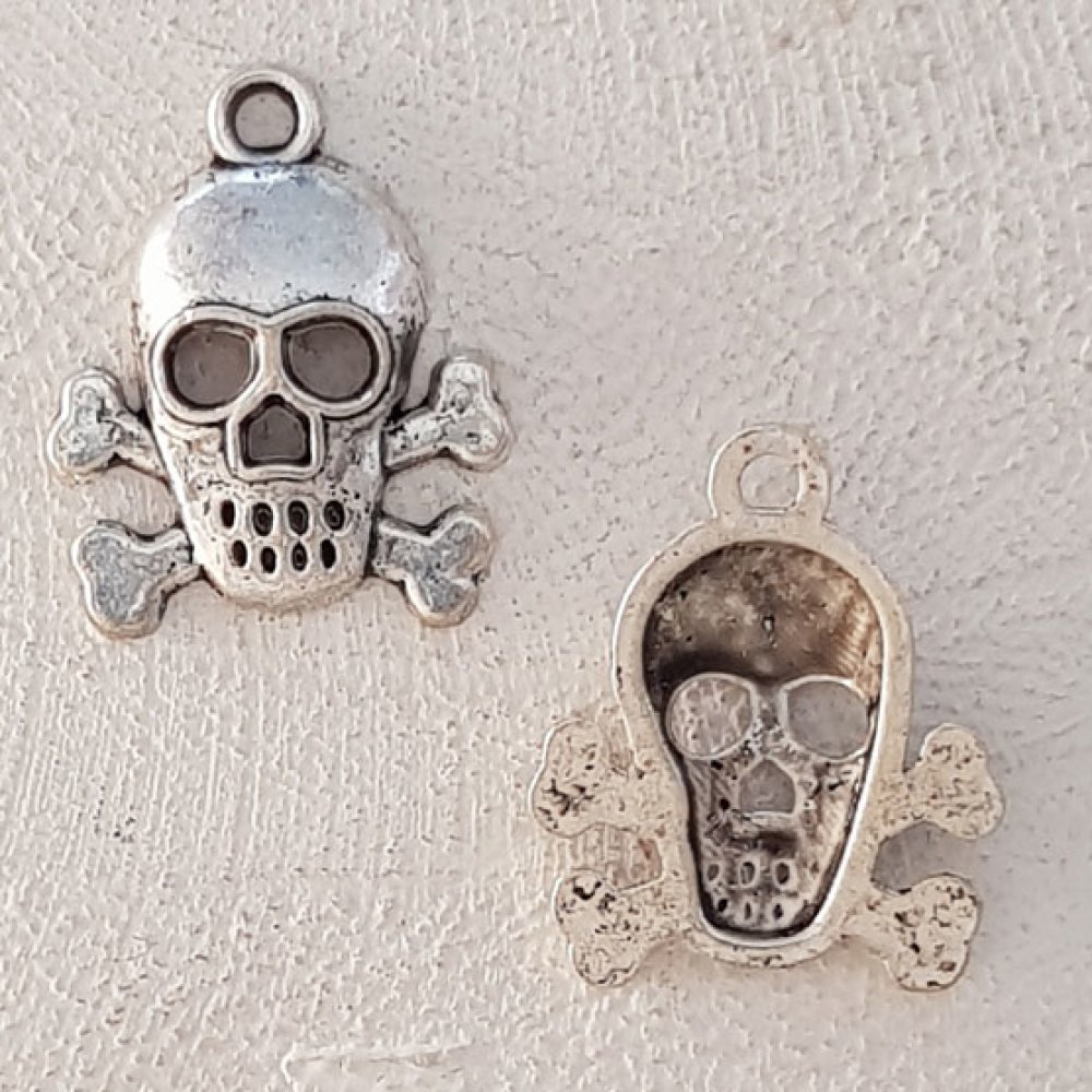 Totenkopf Charm Nr. 05