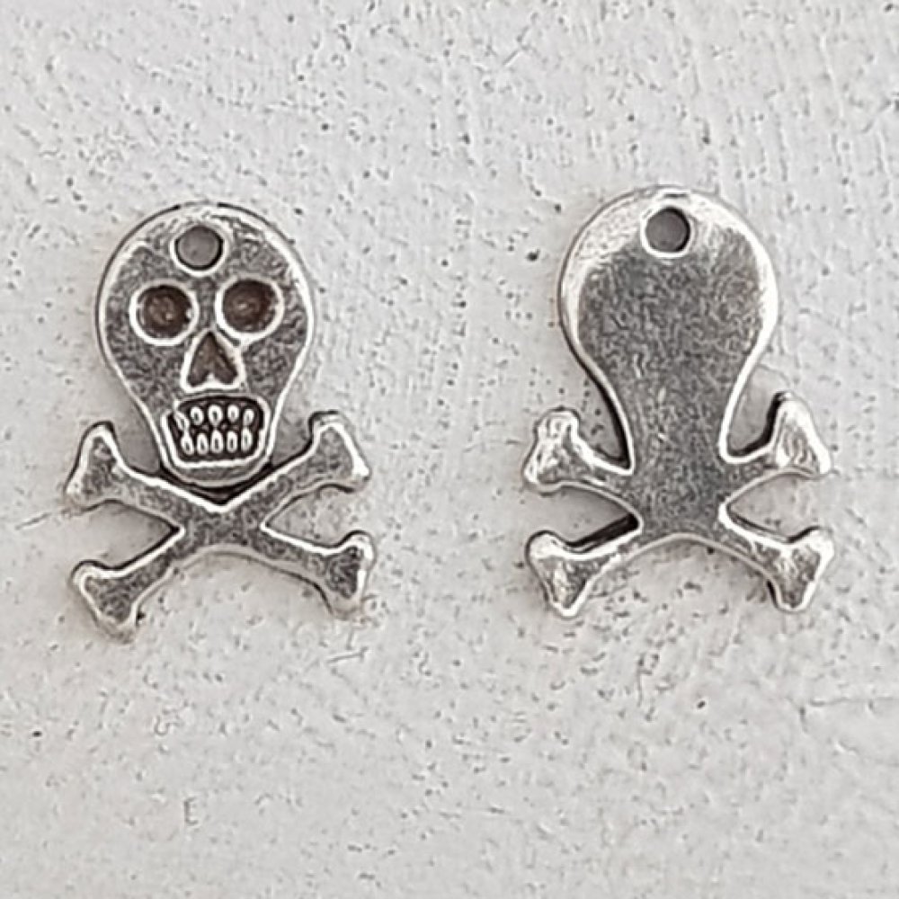 Totenkopf Charm Nr. 18