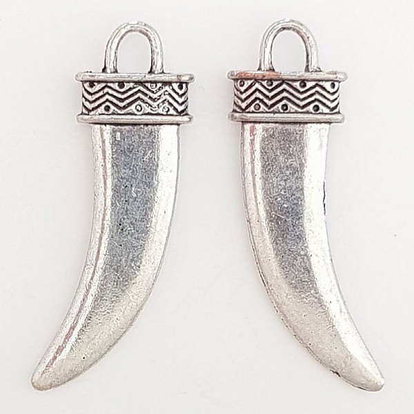 Breloque dent, corne 41 mm en m&eacute;tal argent&eacute;