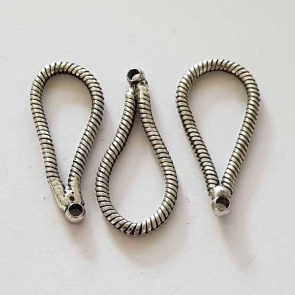 Breloque goutte ajour&eacute; N&deg;13 Argent