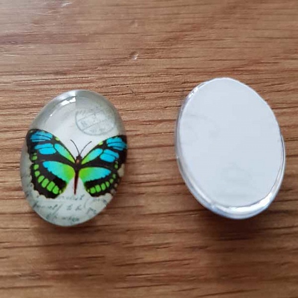 Ovaler Cabochon 13 x 18 mm Schmetterling N&deg;02
