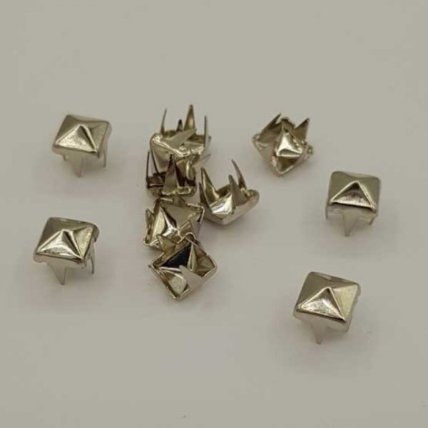 Clous rivet &agrave; griffes Carr&eacute; 06 mm Argent 20 pi&egrave;ces