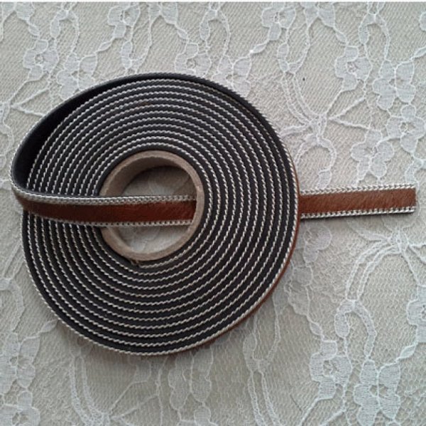 Flaches braunes Kalbsleder 10 mm pro 20 cm Haut und Kette