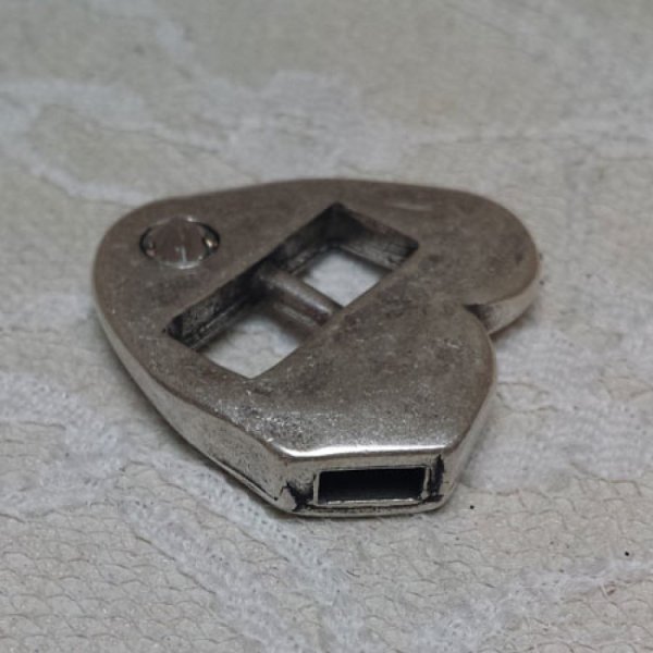 Verschluss 06 mm f&uuml;r die Herstellung von Lederarmb&auml;ndern.