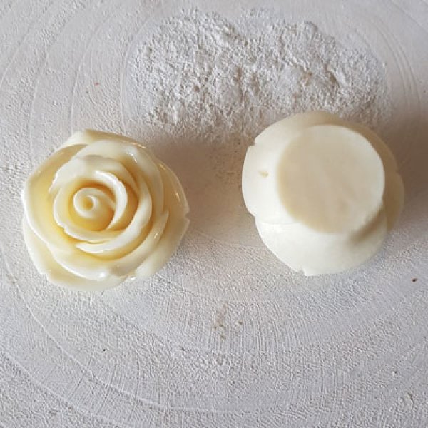 Synthetische Blume N&deg;03-10 ecru