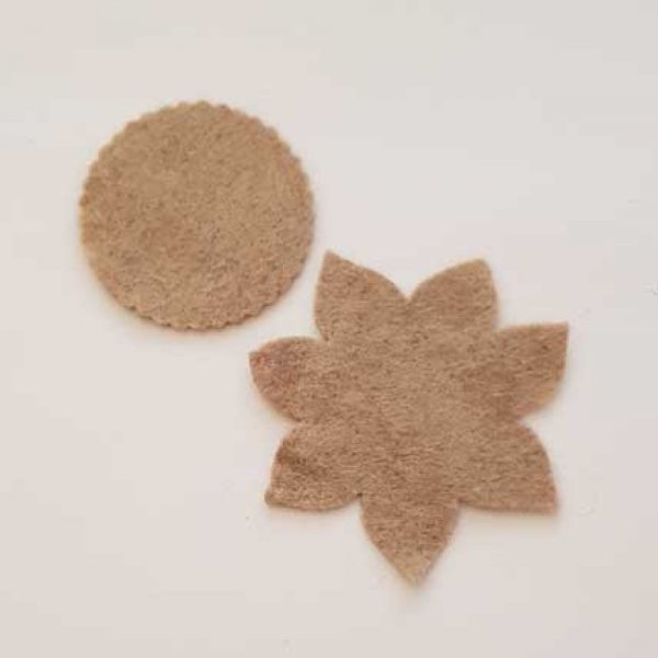 Jolie petite fleur en Feutrine 45 mm et 60 mm N&deg;14-05 x 2 pi&egrave;ces