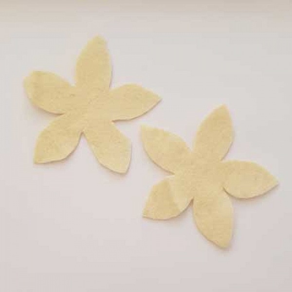 Jolie petite fleur en Feutrine 80 mm N&deg;07-02 x 2 pi&egrave;ces