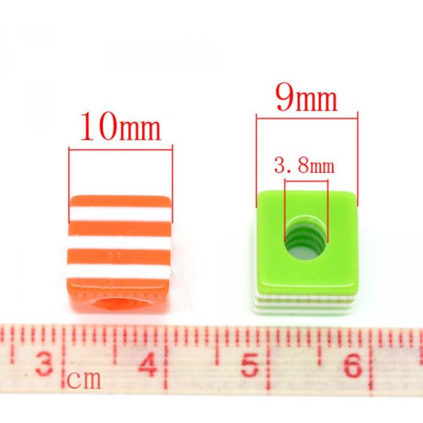 Lot de 20 perles assorties 10 x 10 mm