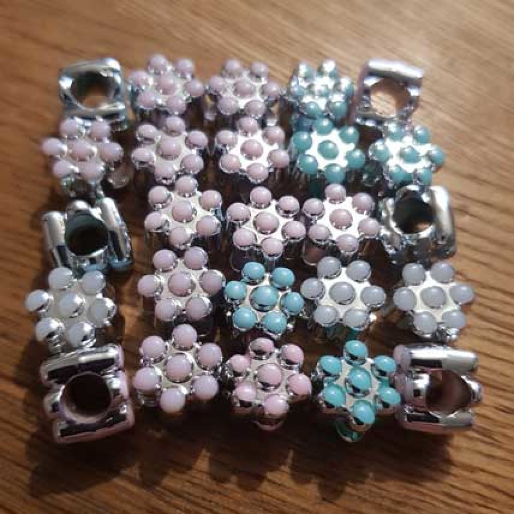 Lot de 25 Perles fleurs N°01