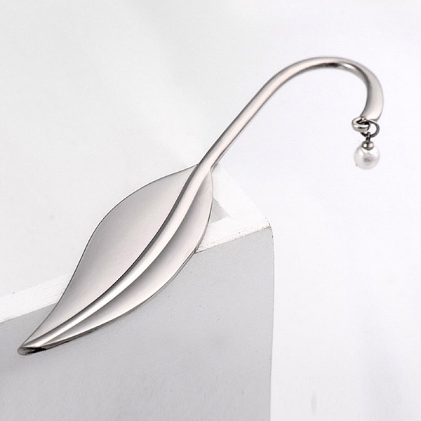 Marque page N&deg;19 Forme Feuille Blanc et Perles