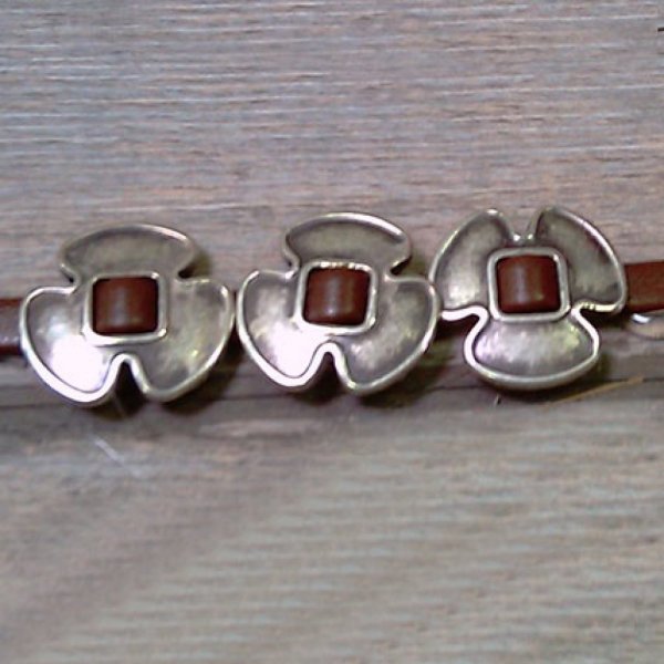 06 mm Schlaufe aus Zamak N&deg;04 Silber