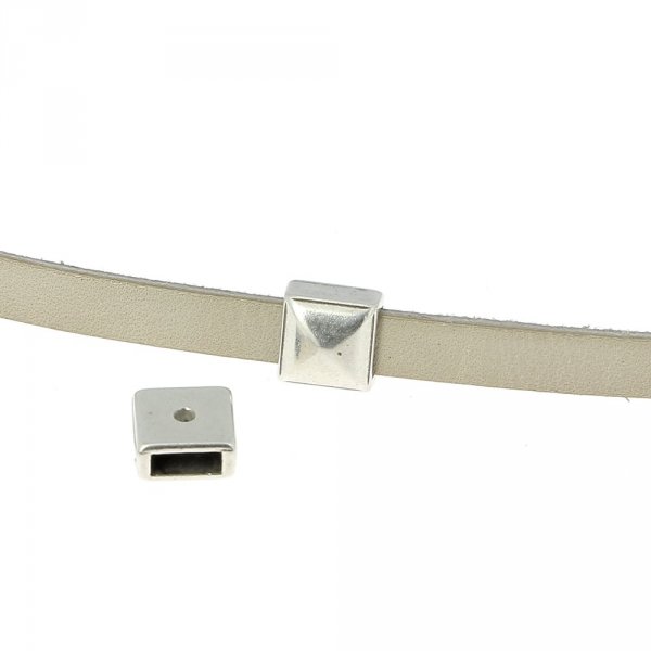 06 mm Schlaufe aus Zamak Nr. 19 Silber