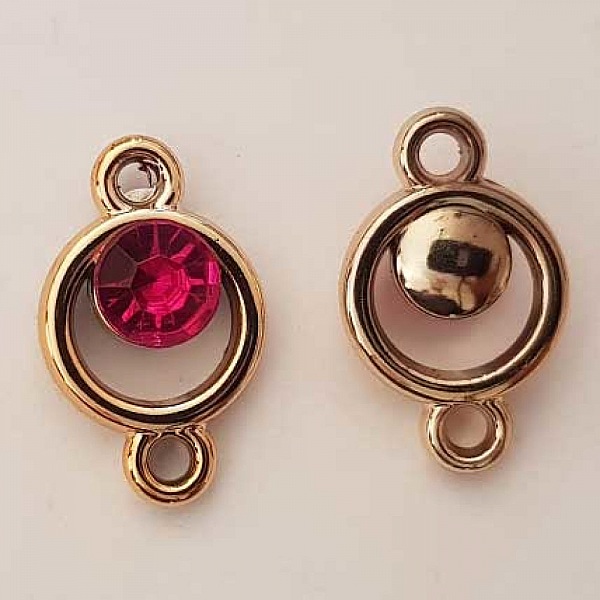 Pendentif en plastique et strass acrylique rond entre deux N&deg;03 fushia