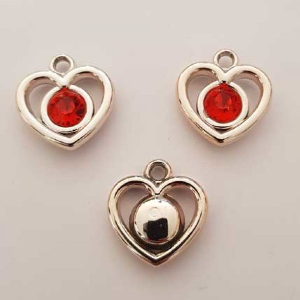Pendentif en plastique et strass acrylique c&oelig;ur N&deg;01 Rouge