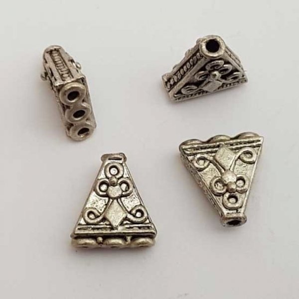 Perle divers en m&eacute;tal argent&eacute; 006