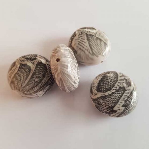 Perle ronde plastique fantaisie serpent 27 mm N&deg;01