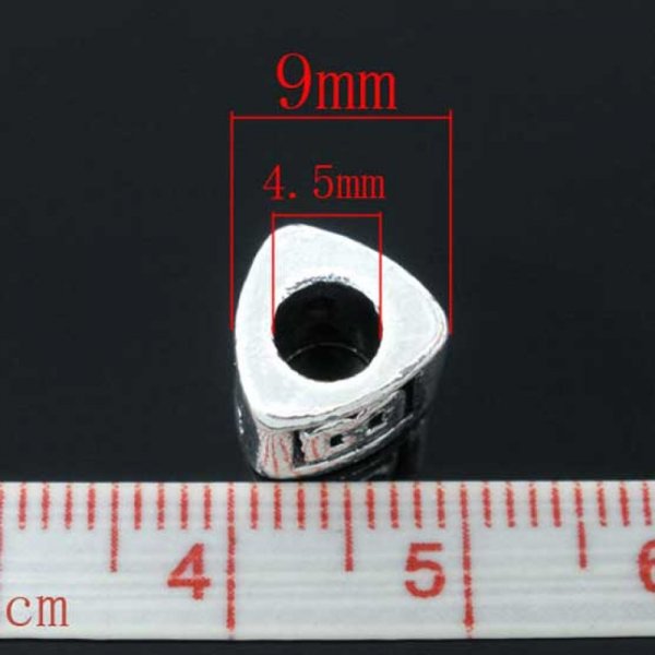 Perle triangle charms alphabet N&deg;02 lettre N m&eacute;tal argent&eacute; 8x9 mm