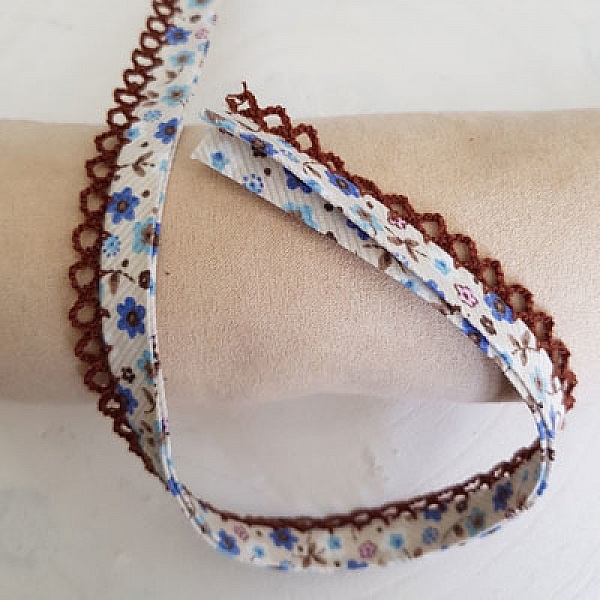 Multi-Flores-Schr&auml;gband mit Spitze Nr. 04