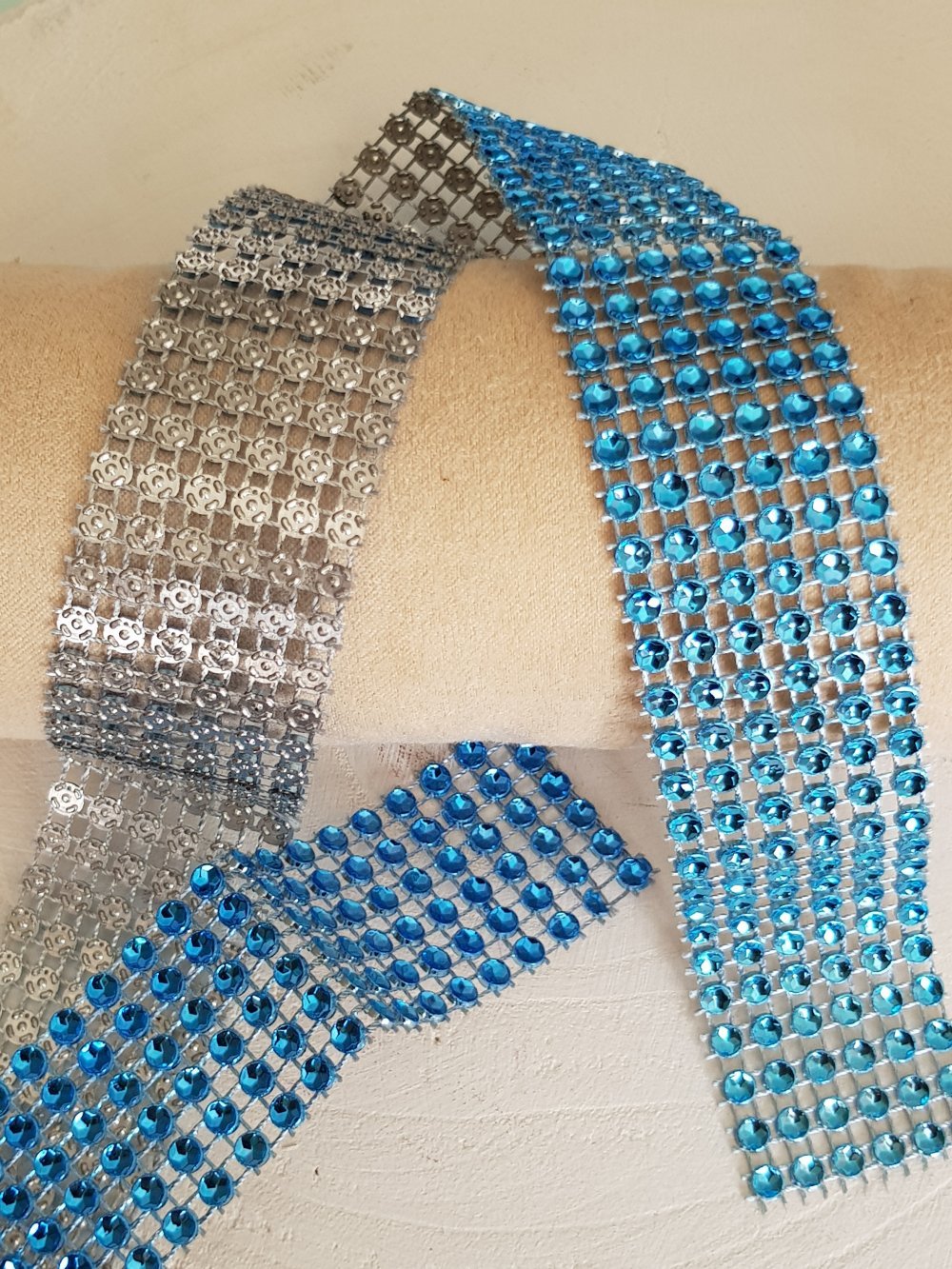 Strassband N°04 Türkisblau pro 0.50 cm.