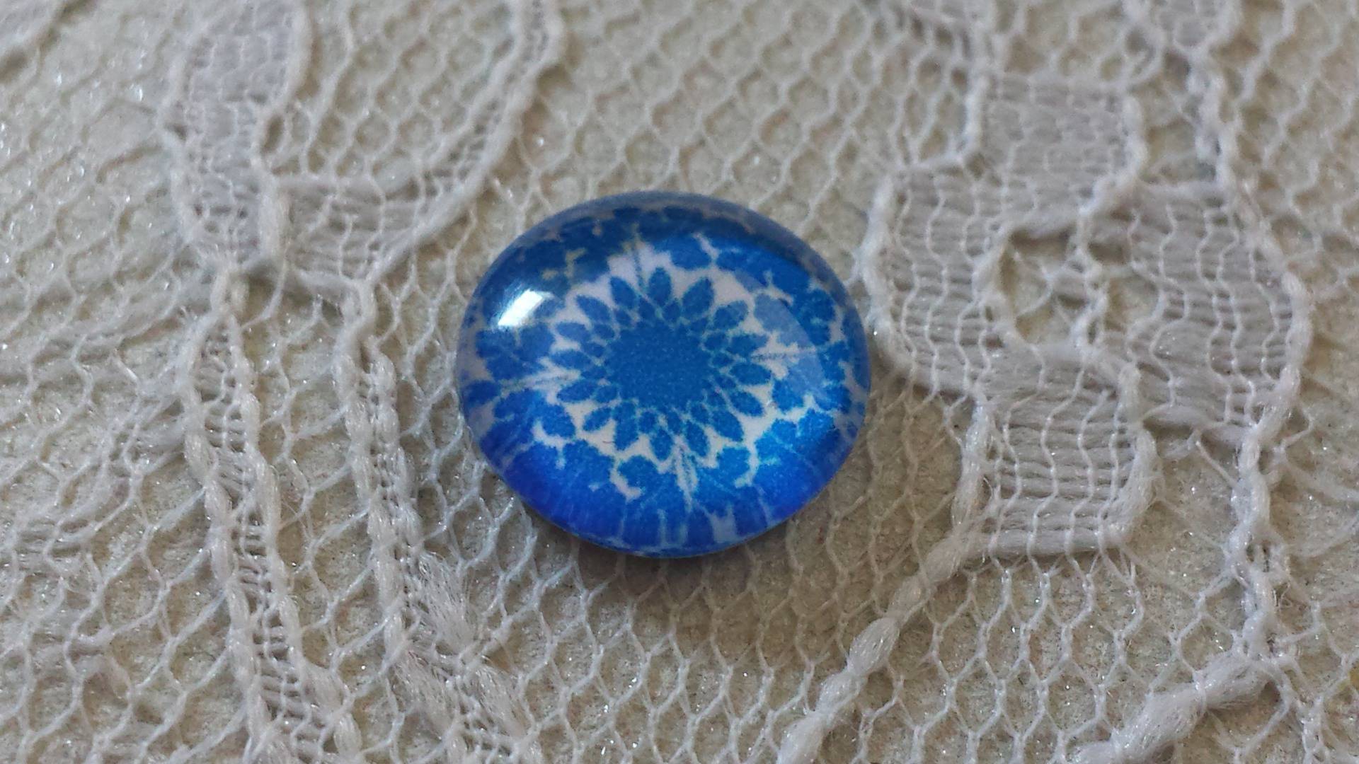 runder Glas-Cabochon 12mm Blume blau 038 