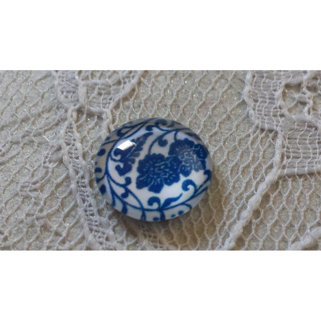 runder Glas-Cabochon 12mm Blume blau 028 