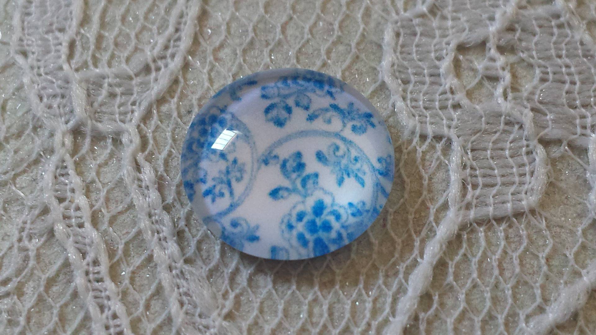 runder Glas-Cabochon 12mm Blume blau 014 