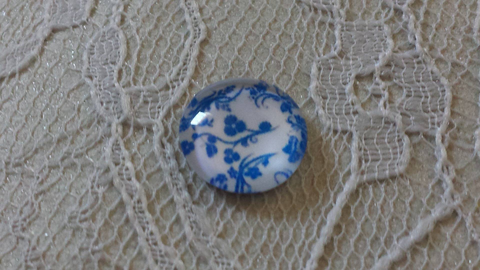 runder Glas-Cabochon 12mm blaue Blume 011 