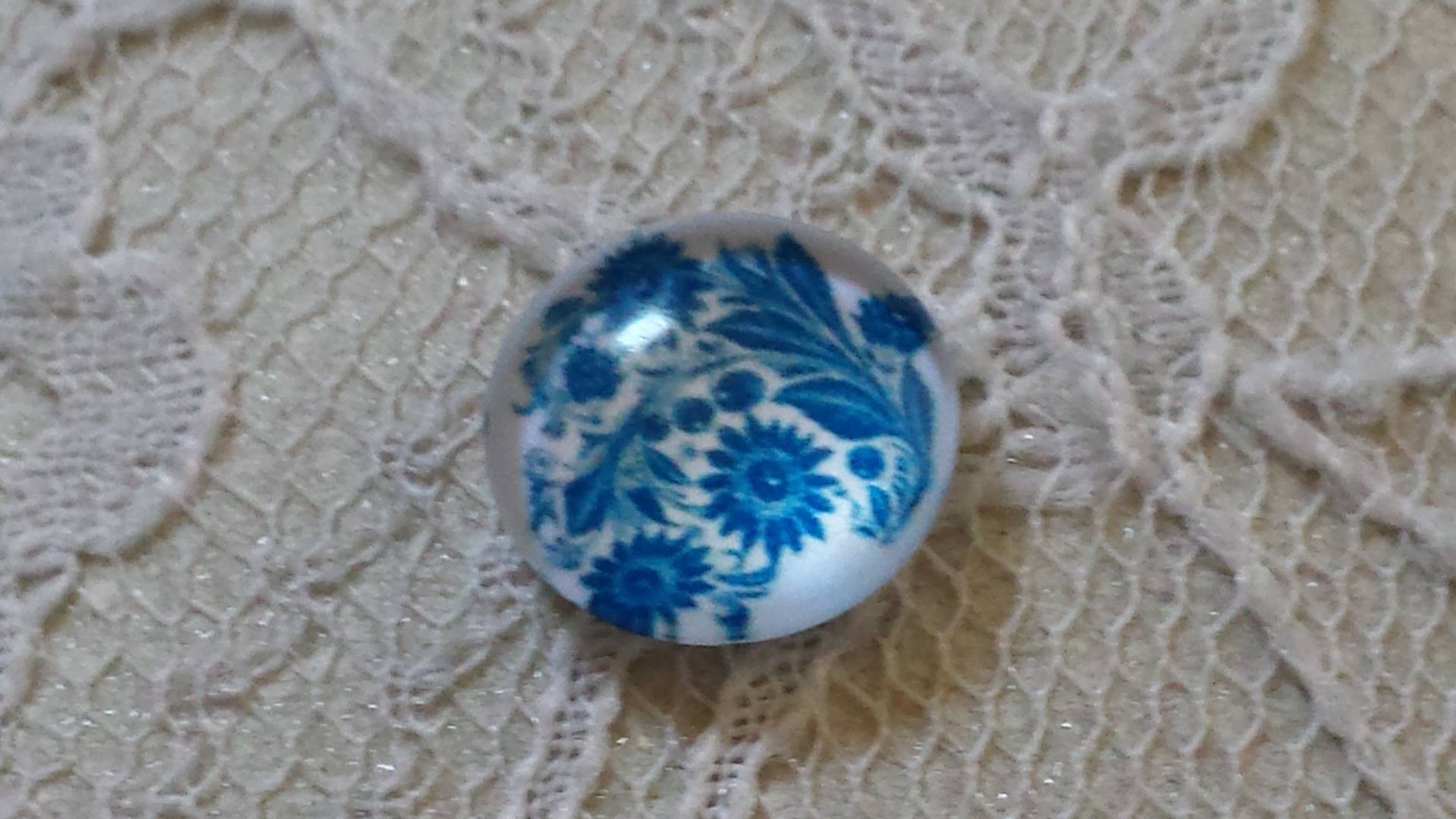 runder Glas-Cabochon 12mm Blume blau 001 